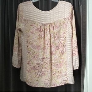 Women’s blouse.  3/4 sleeve.